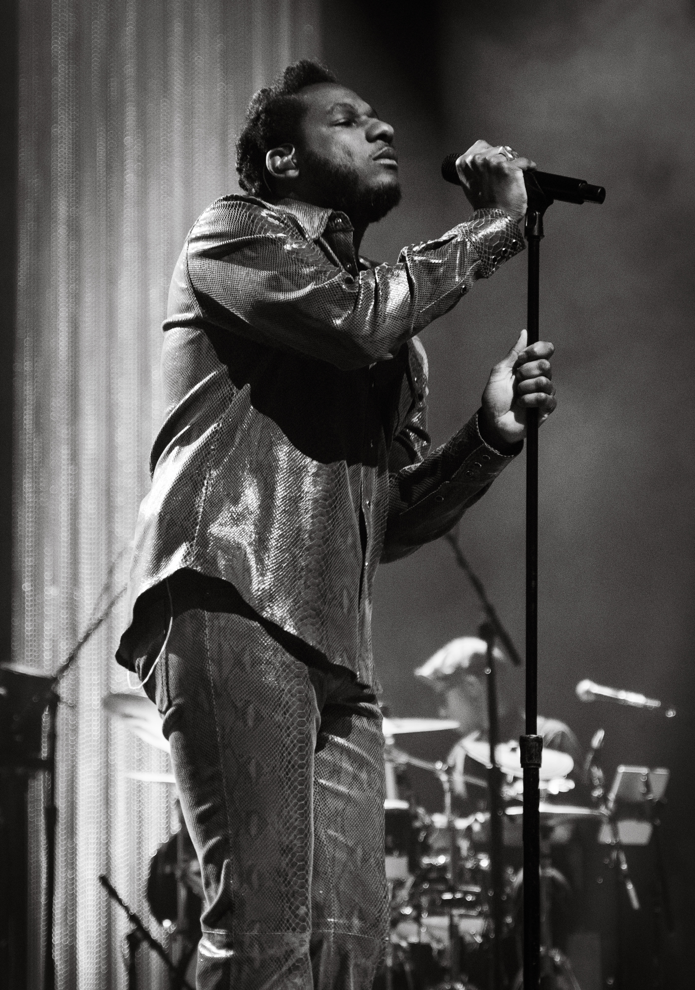 Leon Bridges Shines at The Met Philadelphia: A Soulful Journey Through ...
